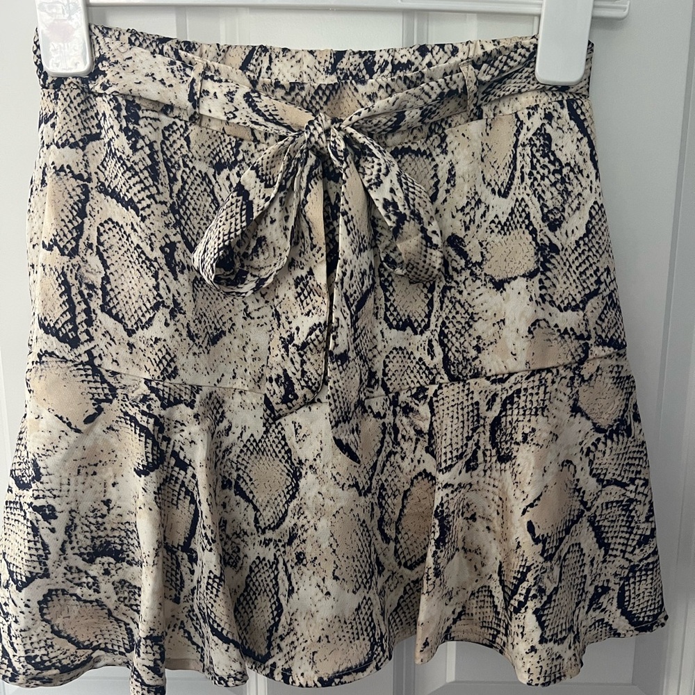 Alter’d State skirt sz xs, nwt